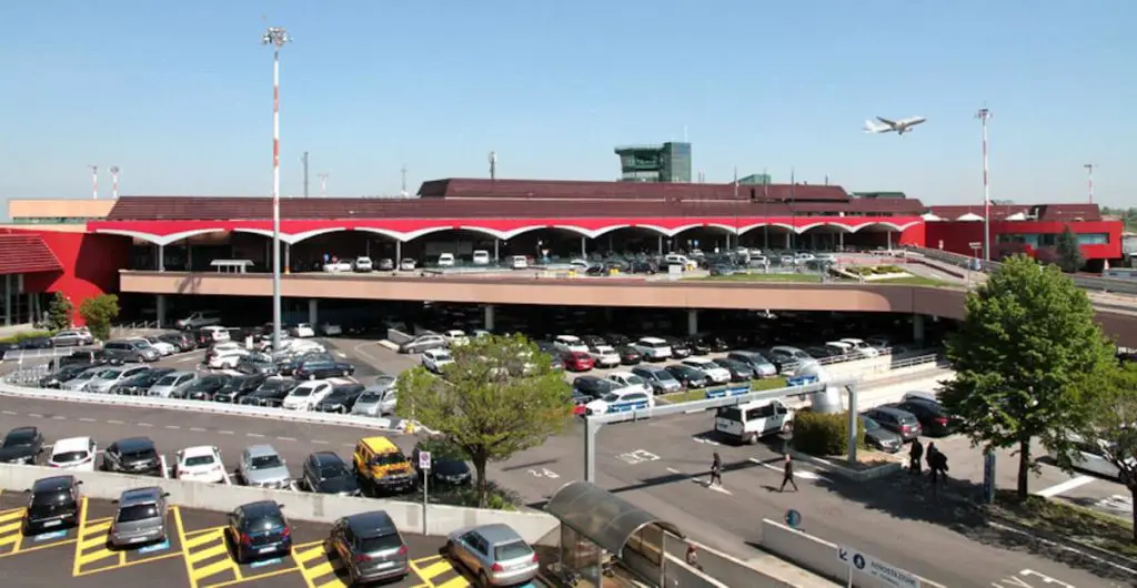 Aeroporto Bologna Guglielmo Marconi (BLQ) — Arrivi e Partenze